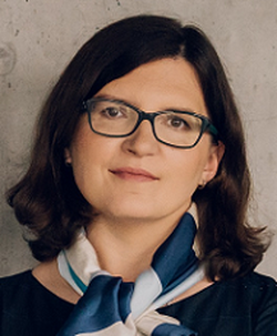 Dr Agnieszka Hajos- Iwańska